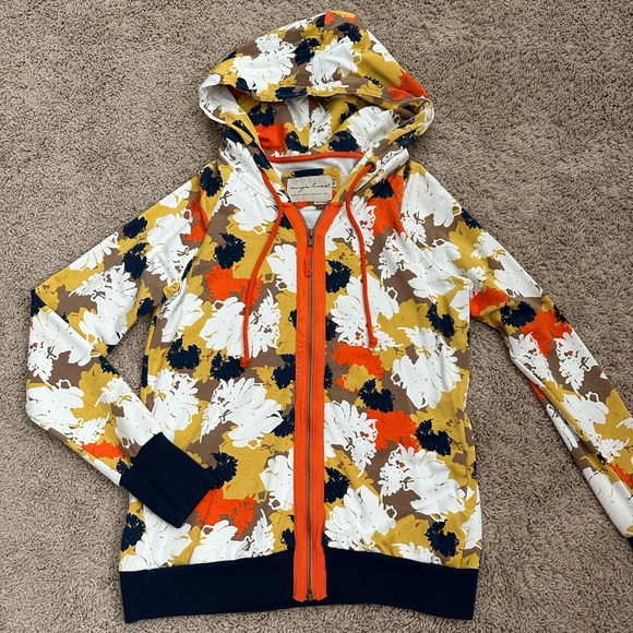 Evy’s Tree Hallie M - Picture 2 of 5